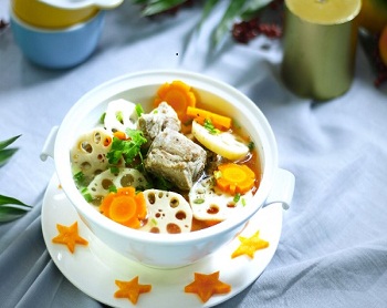 Canh củ sen sườn non ngọt lịm ai cũng mê