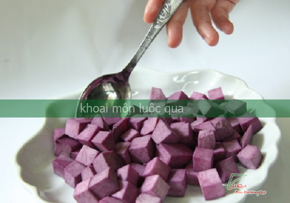 luộc qua khoai m&ocirc;n