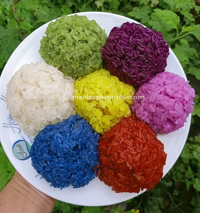 xôi bột lá cẩm